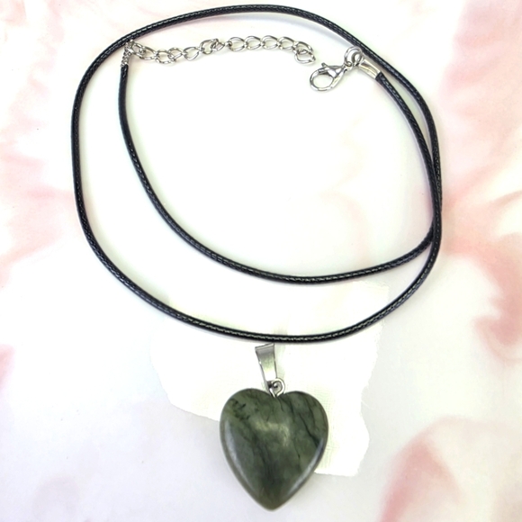 Natural Stone Heart Pendant Necklace​ - Picture 1 of 1